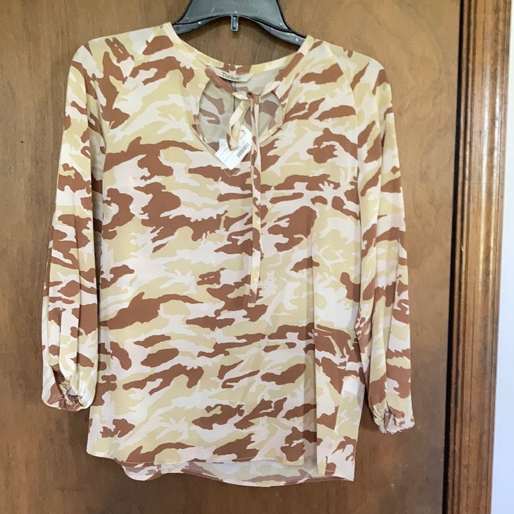 Tucker camo silk blouse ties at neckline size XS - Picture 1 of 14